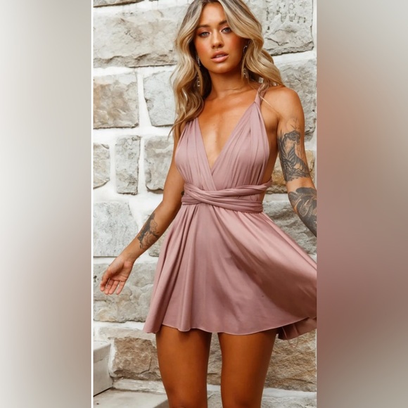 Selfie Leslie Dresses & Skirts - Selfie Leslie Dusty Pink Backless Dress